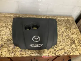 351.mz1k14 Mazda 3 2014 - 2018 Engine Cover Garnish 2.0l Skyactiv Oem