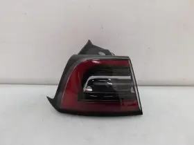 1502086-00-d Tesla Model 3 Left Tail Light Oem 20 21 22 23 2020 2021 2022 2023