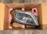 Mercedes-benz X166 GL63 Passenger's Right Xenon 2013-2016. Price: $500.00.
